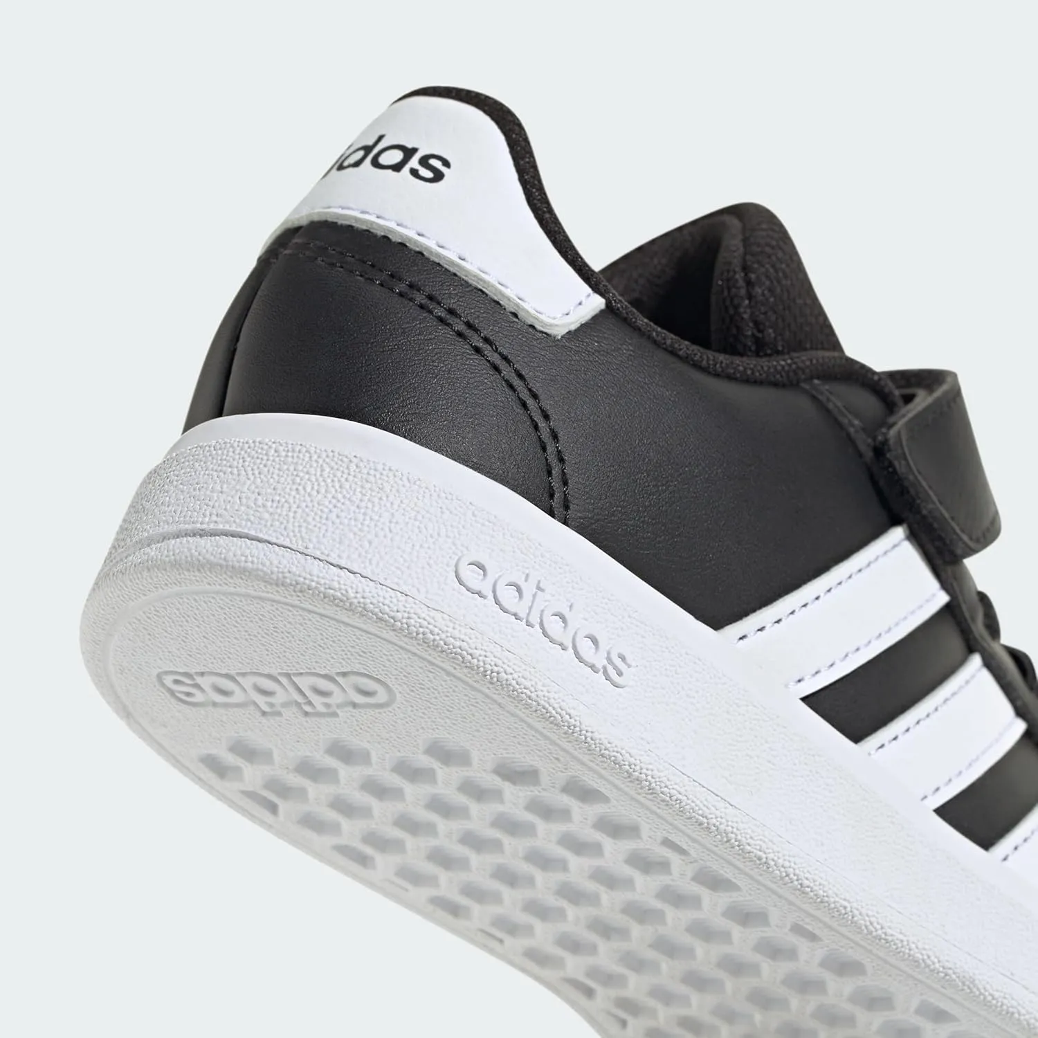 adidas Unisex-Child Grand Court 2.0 Elastic Lace Sneaker