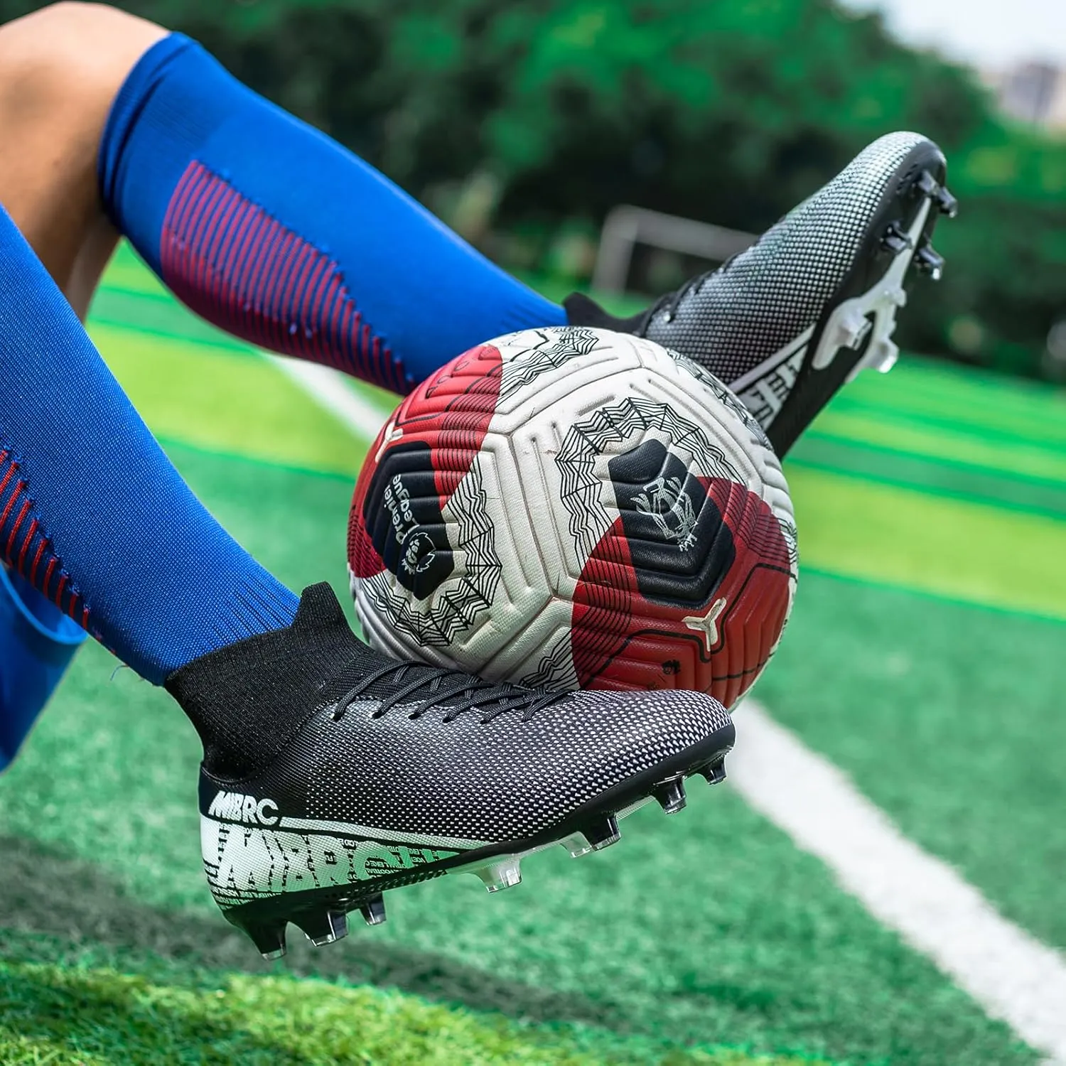 Boys Girls Soccer Cleats Kids Athletic Football Shoes Professional Training Sneakers