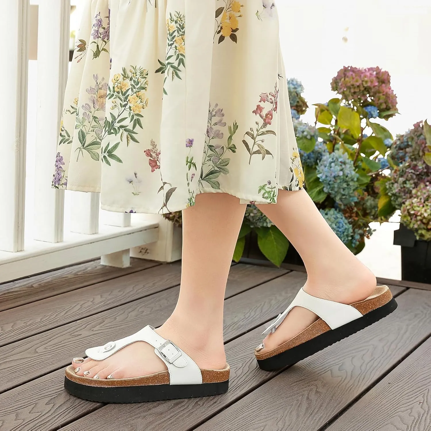 Cork Flip Flops for Women, Arch Support Thong Sandals with Adjustable Buckle Straps, Comfortable Casual Summer Footwear for Beach & Outdoor Activities