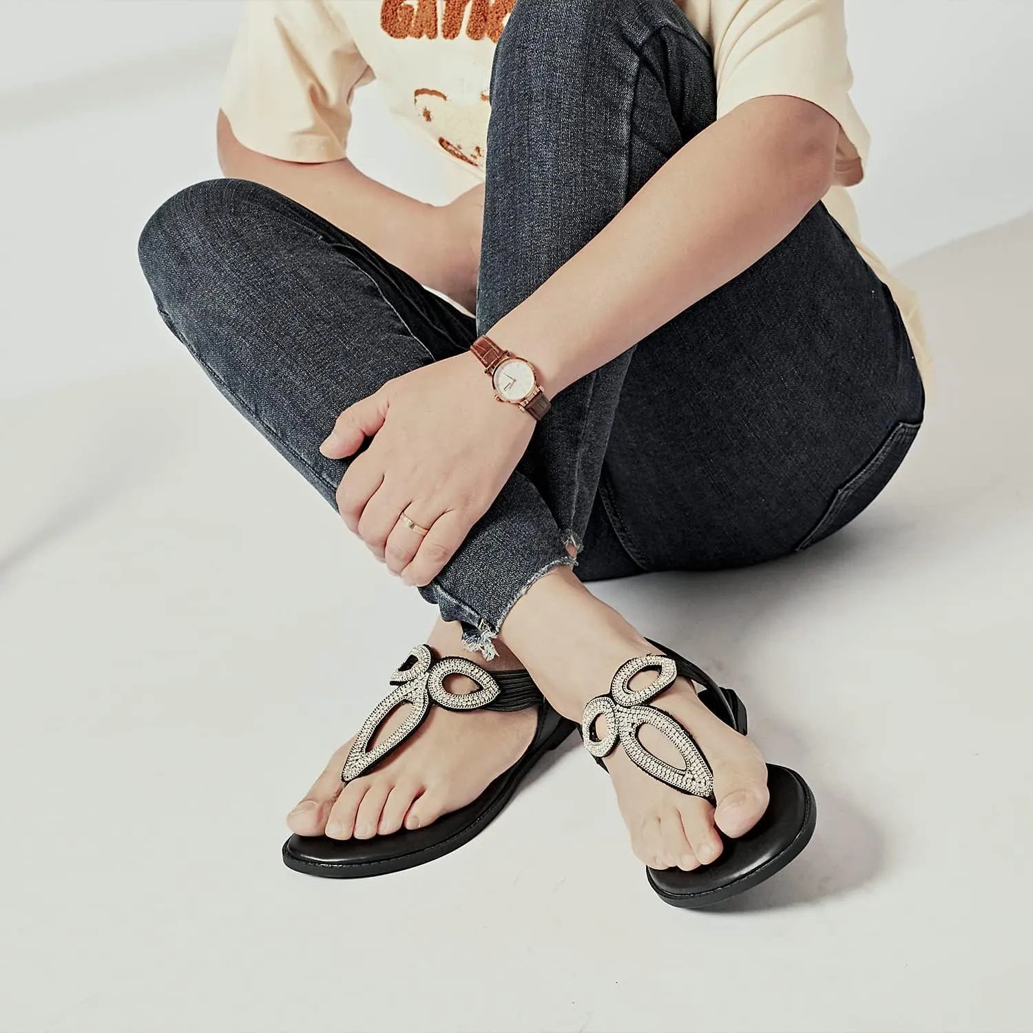 Luoika Women's Wide Width Flat Slides Sandals, Flip Flop Strappy Rhinestone Thong Sandals Comfortable Summer Beach Shoes for Women.