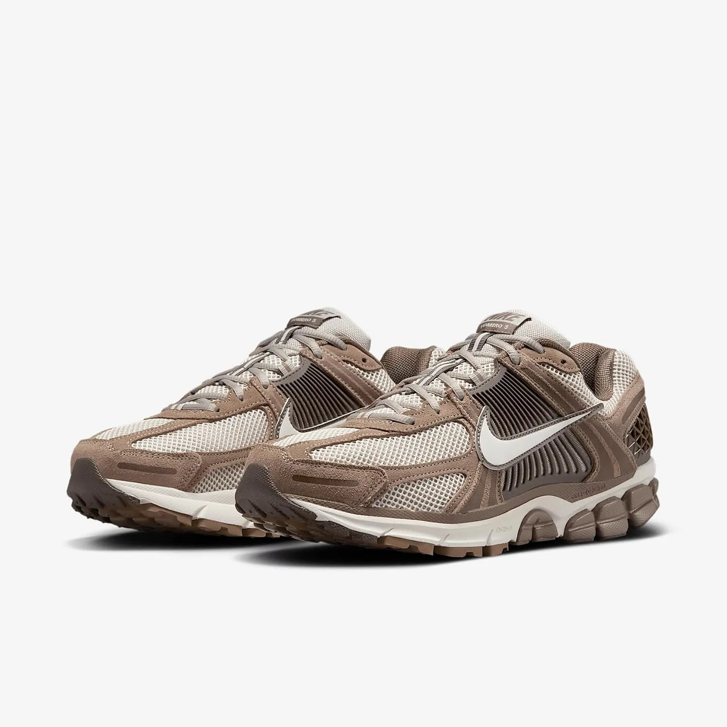 Nike Zoom Vomero 5 Men's Shoes (HF1553-004, College Grey/Mink Brown/Light Orewood Brown/Sail)