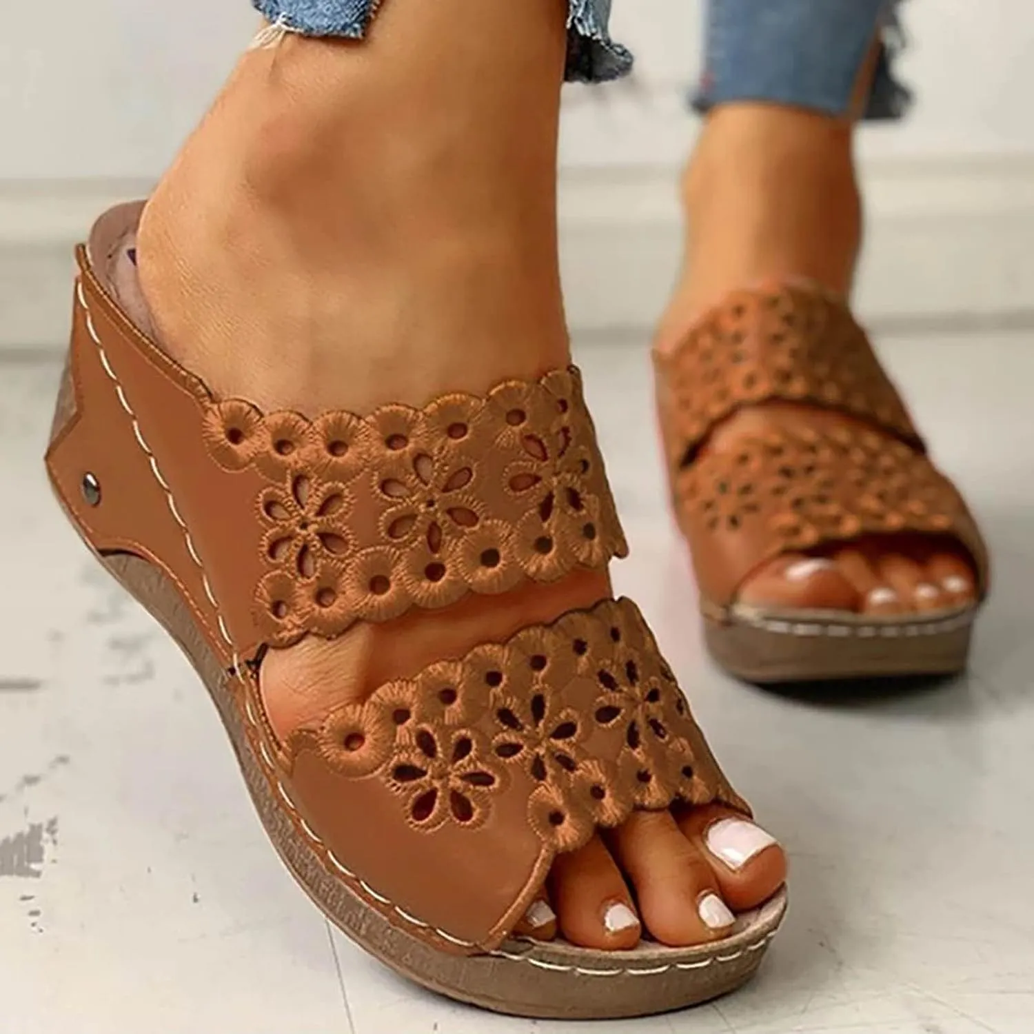 oiangi Women's Sandals Open Toe Hollow Out Wedge Sandals Casual Summer Slip-On Slippers Platform Sandals for Women