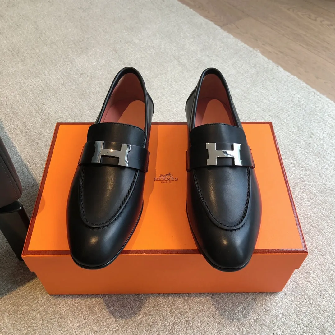 Paris Loafer Black Calfskin With Silver Signature Buckle 509378