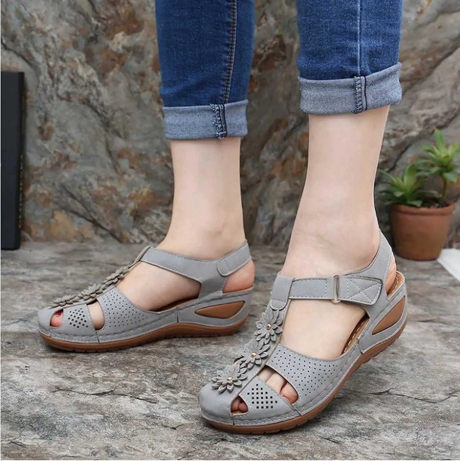 Summer Hollow Sandals for Women Fashion Flower Round Toe Strap Buckle Soft Sole Shoes Ladies Girl Comfortable Wedge Sandals