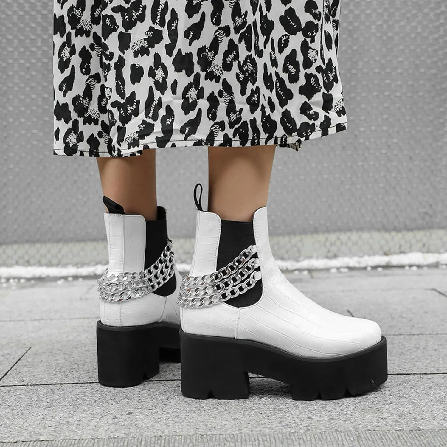 Women’s Patent Leather Lug Sole Platform Chunky Heel Chelsea Boots Fashion Elastic Strap Fall Winter Slip On Motorcycle Ankle Booties Comfortable Riding Biker Boots